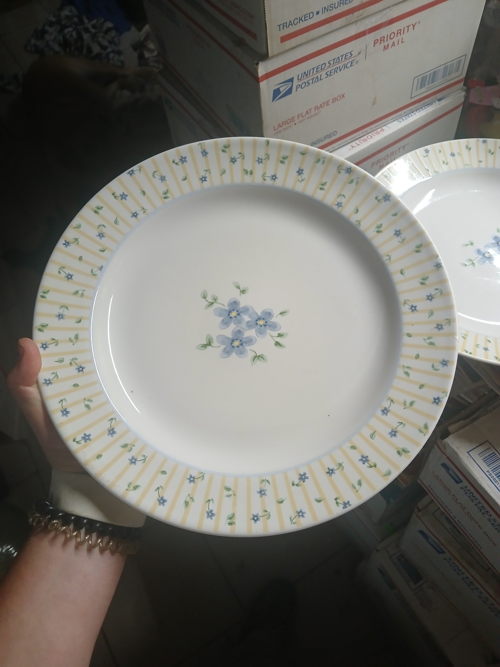 vintage Pfaltzgraff Melissa pattern round plate or platter